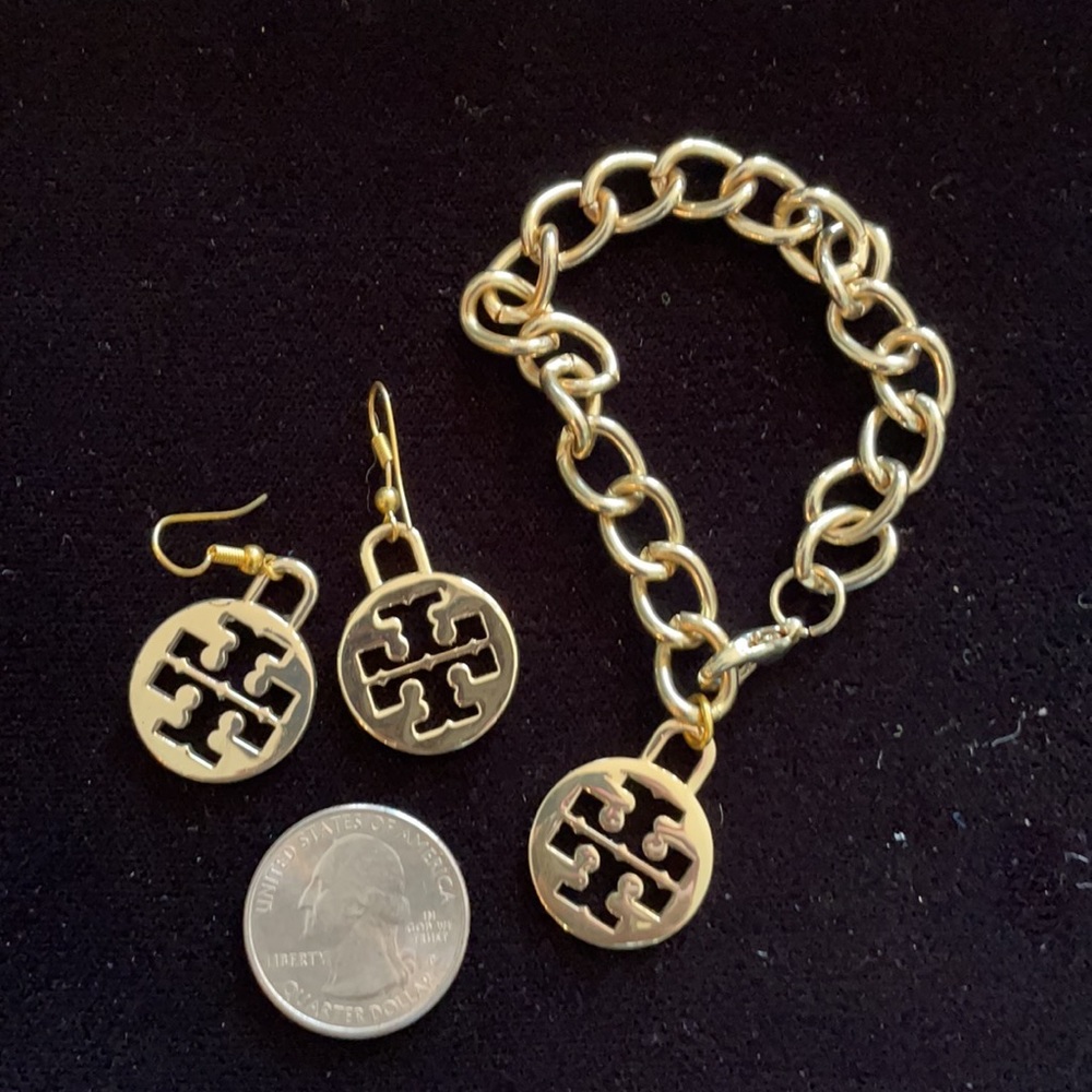 Gold bracelet and earring set